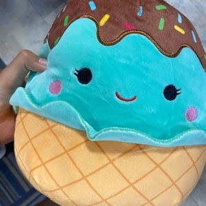 NWT MAYA SQUISHMELLOW SUPER RARE